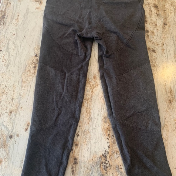 Ribbed leggings - Picture 3 of 3